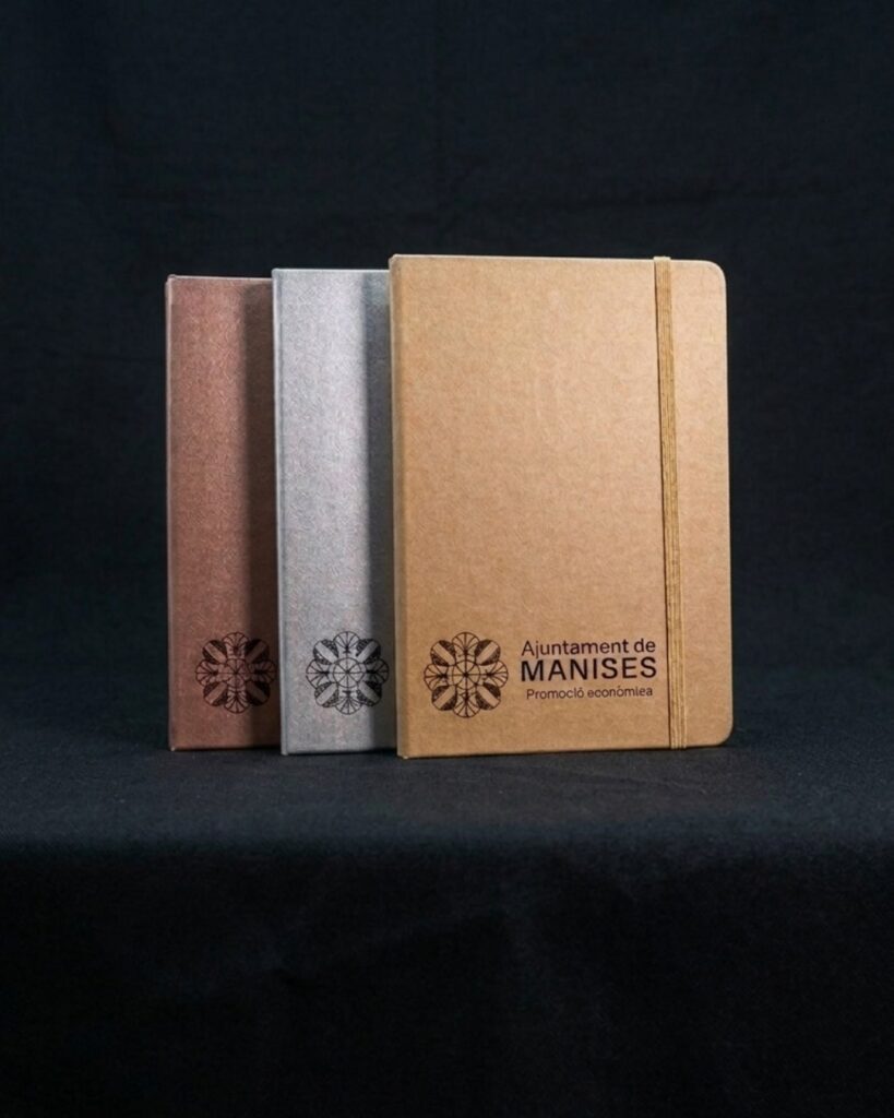 Merchandising personalizado: libretas corporativas con escudo serigrafiado